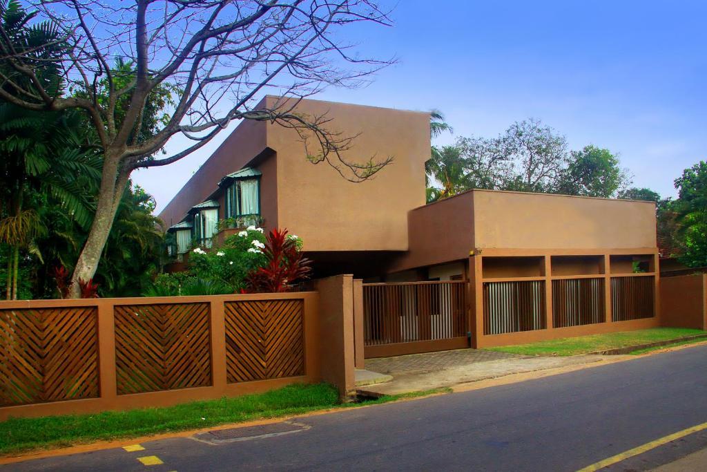 Lodge 19 Negombo Exteriör bild