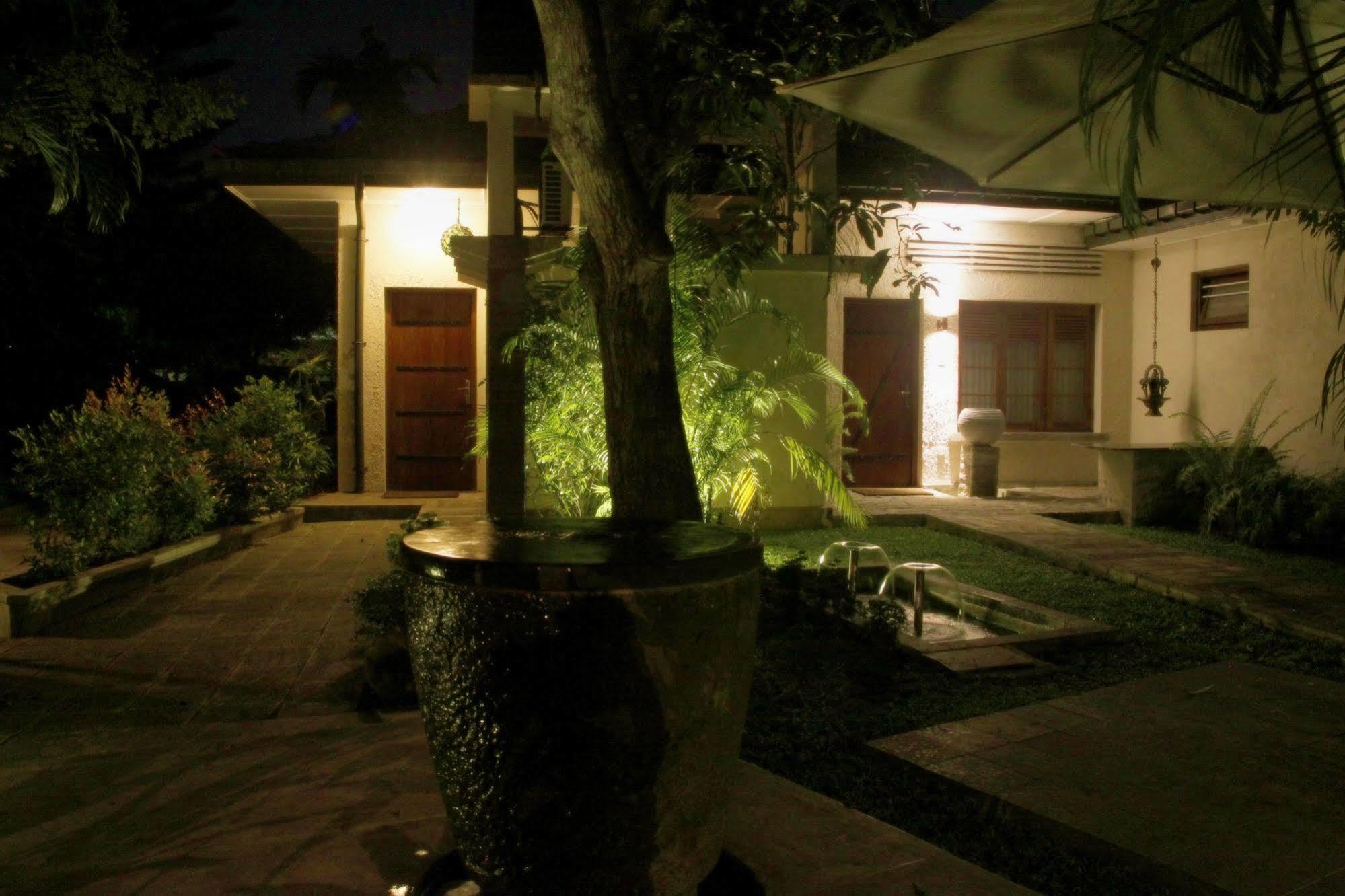 Lodge 19 Negombo Exteriör bild